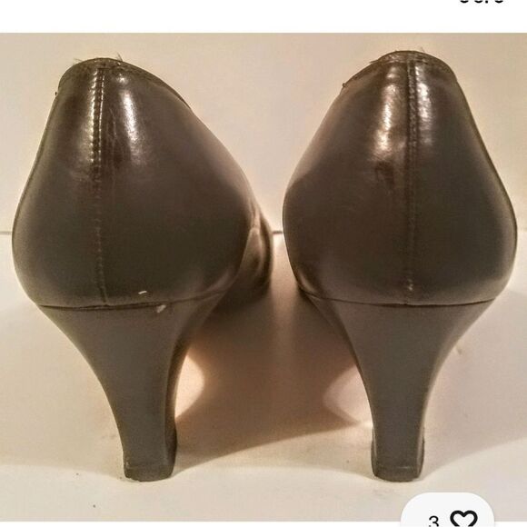Salvatore Ferragamo Gray Leather w/Black Wingtips Pumps Sz.6 Ret $335 in Dustbag - Picture 7 of 7